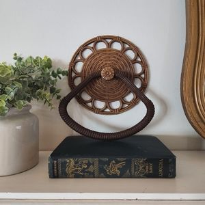 Vintage 1978 HOMCO Faux  Wicker Rattan Towel Holder (1 of 2)